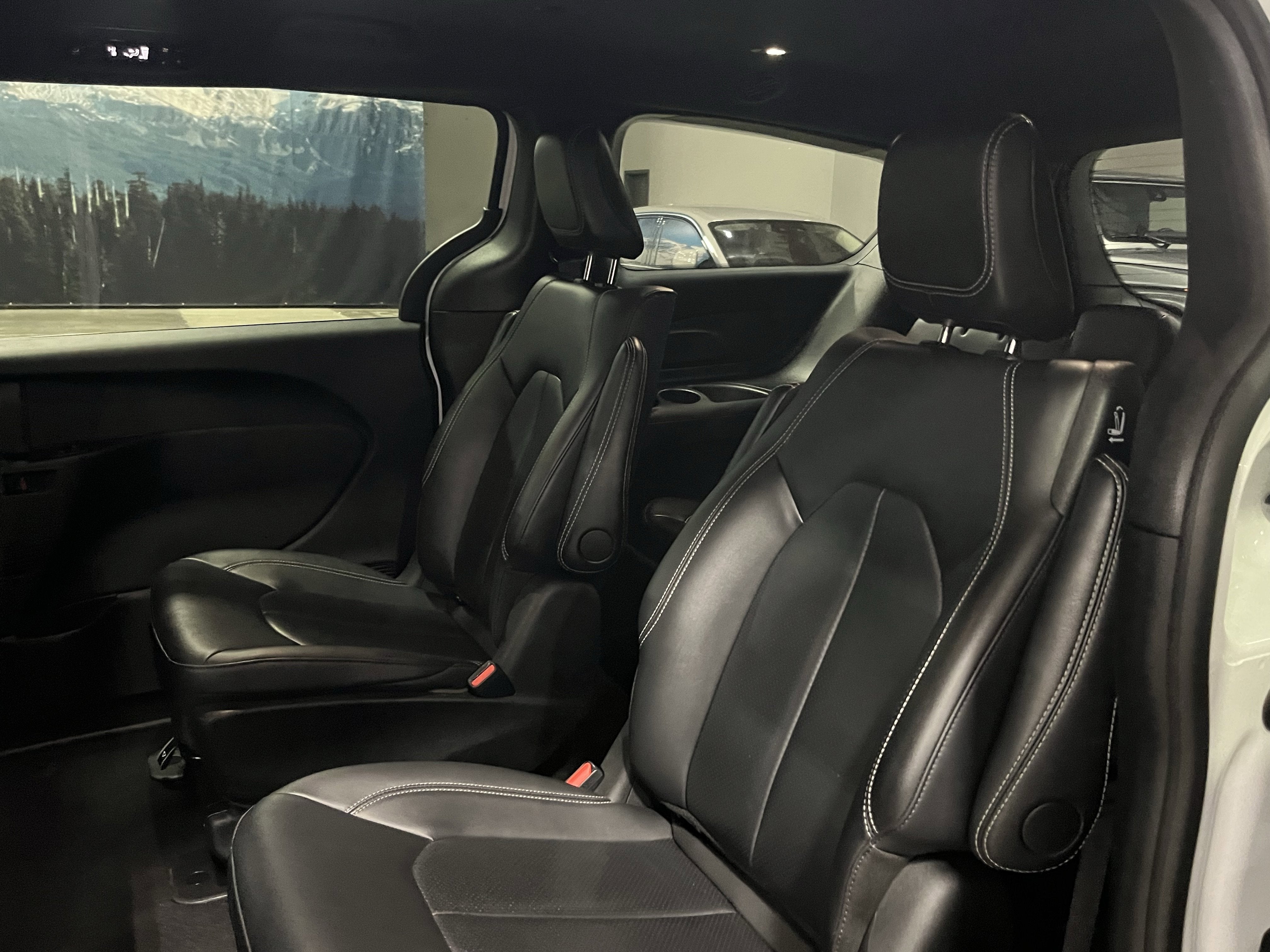 2024 Chrysler Pacifica Hybrid Select