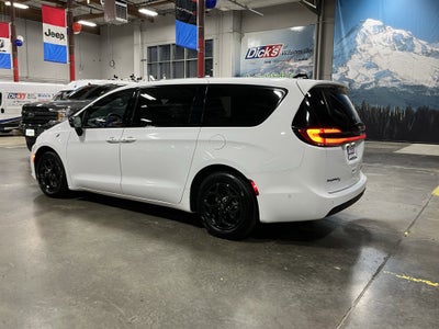 2024 Chrysler Pacifica Hybrid Select