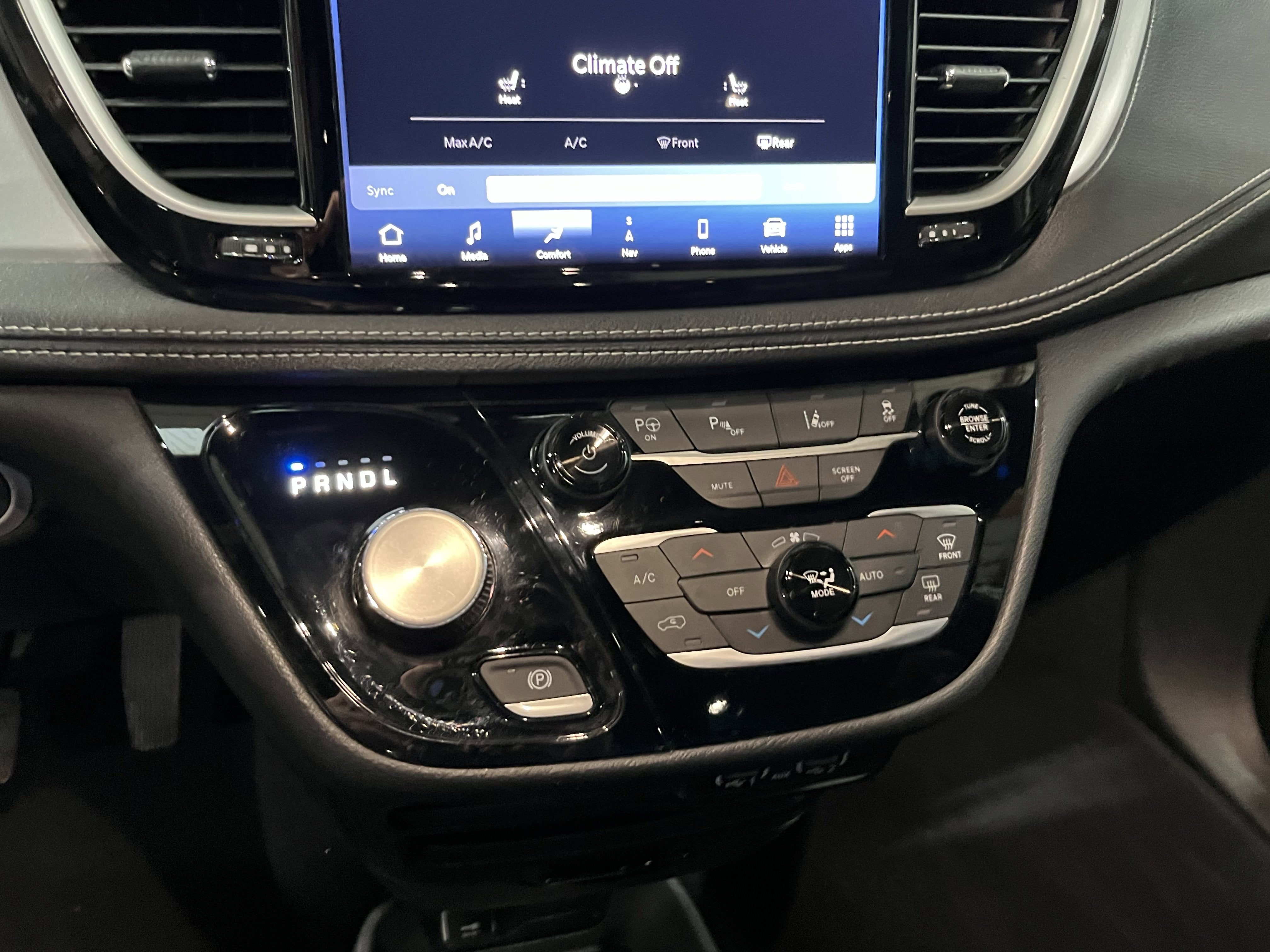 2024 Chrysler Pacifica Hybrid Select