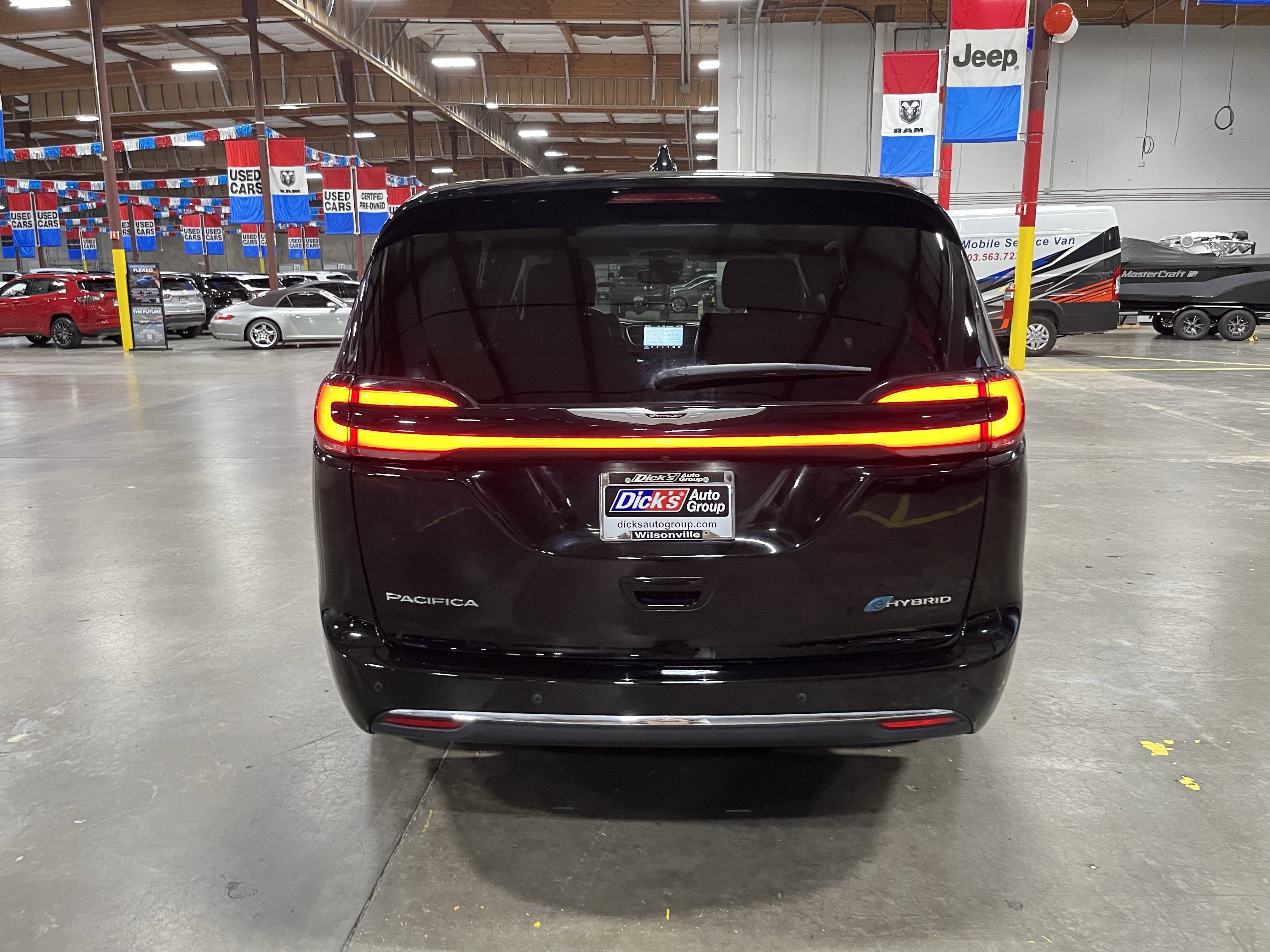 2024 Chrysler Pacifica Hybrid Select