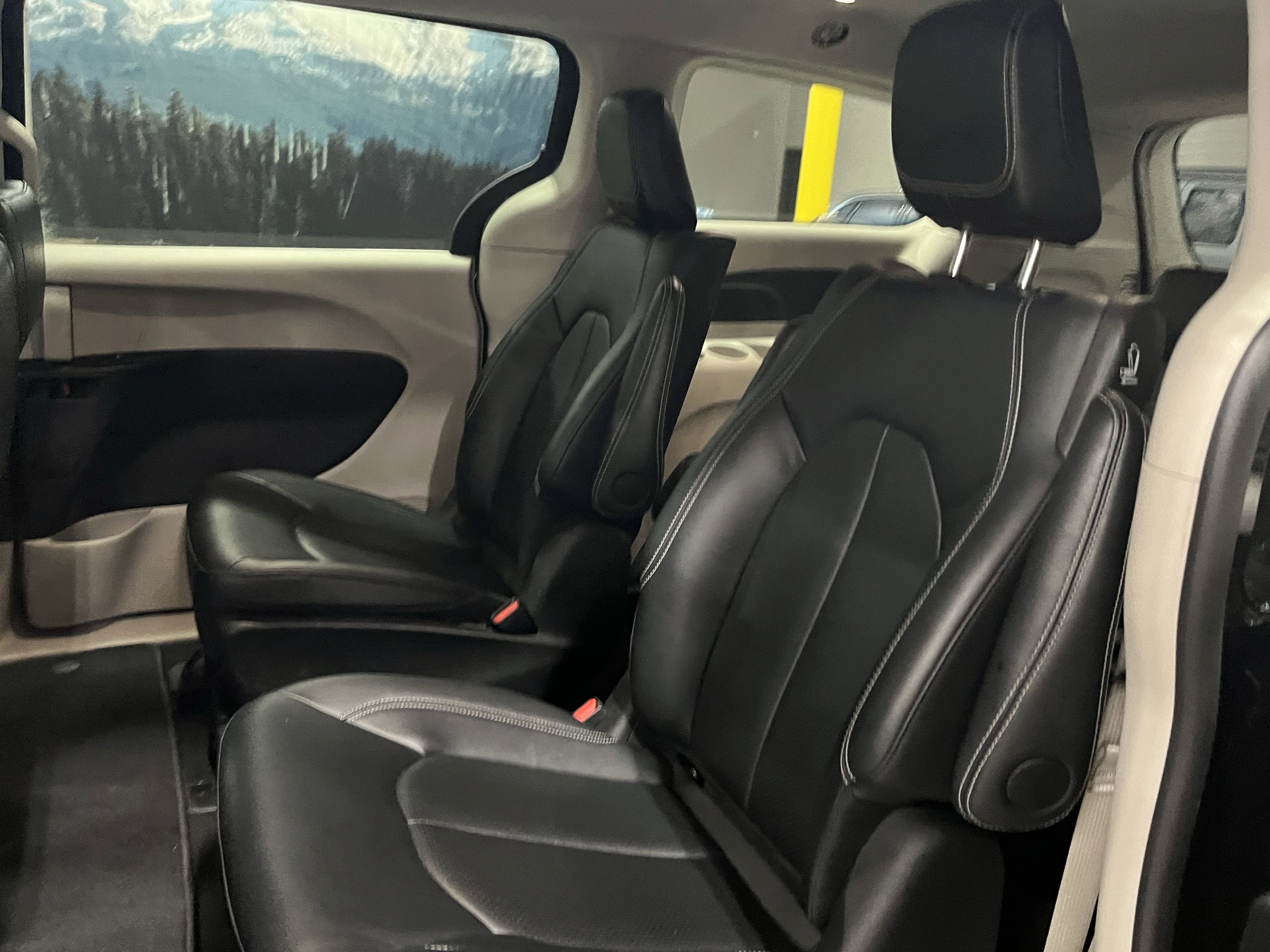 2024 Chrysler Pacifica Hybrid Select