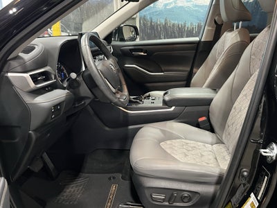 2023 Toyota Highlander Hybrid Bronze Edition