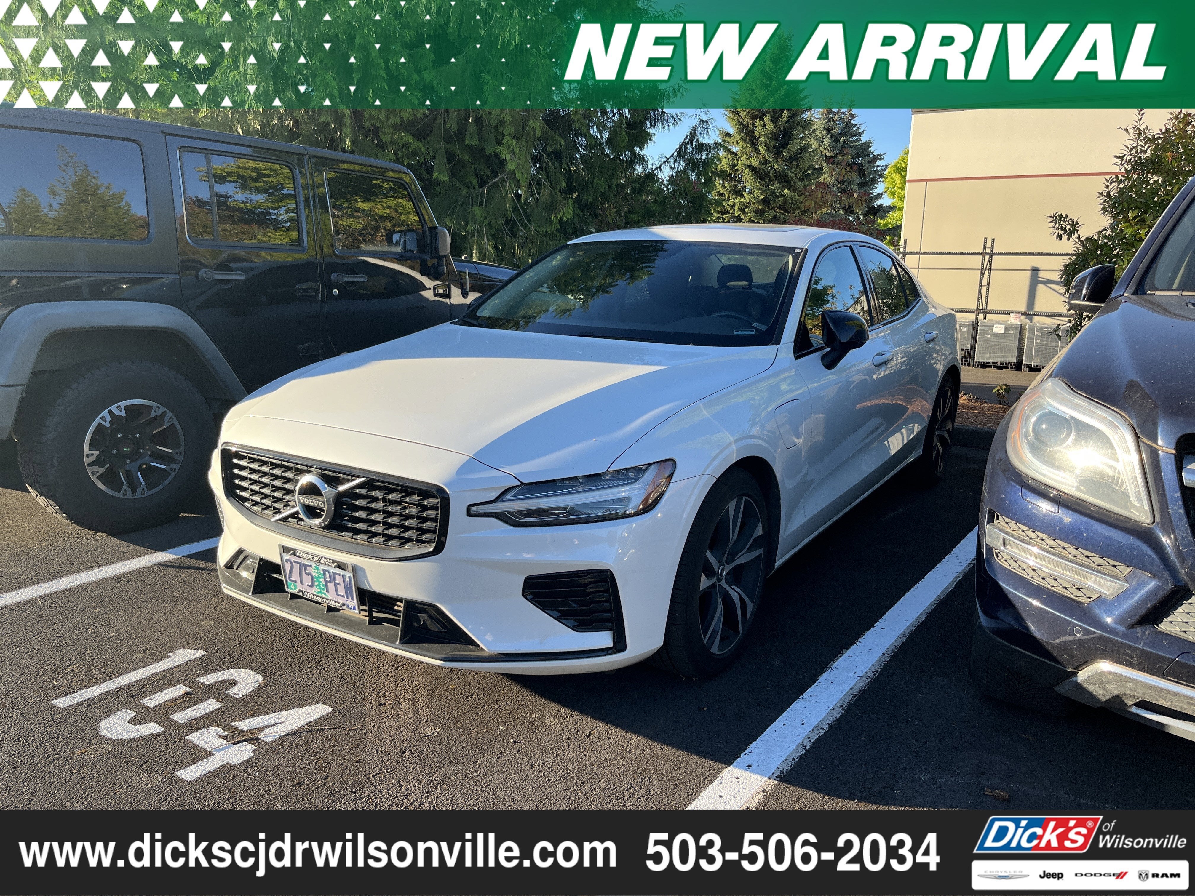 2022 Volvo S60 Recharge Plug-In Hybrid T8 R-Design Expression