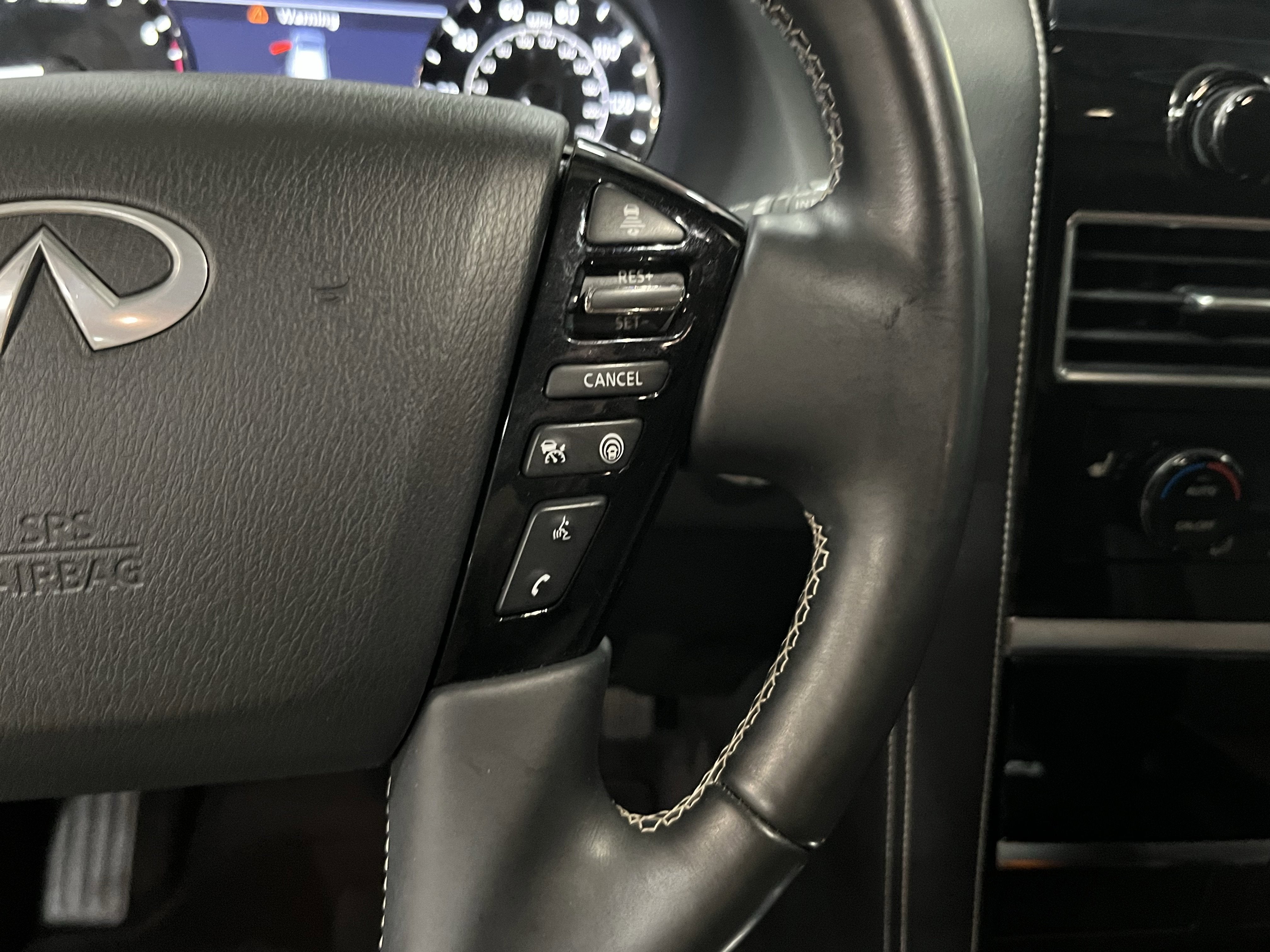 2022 INFINITI QX80 Premium Select