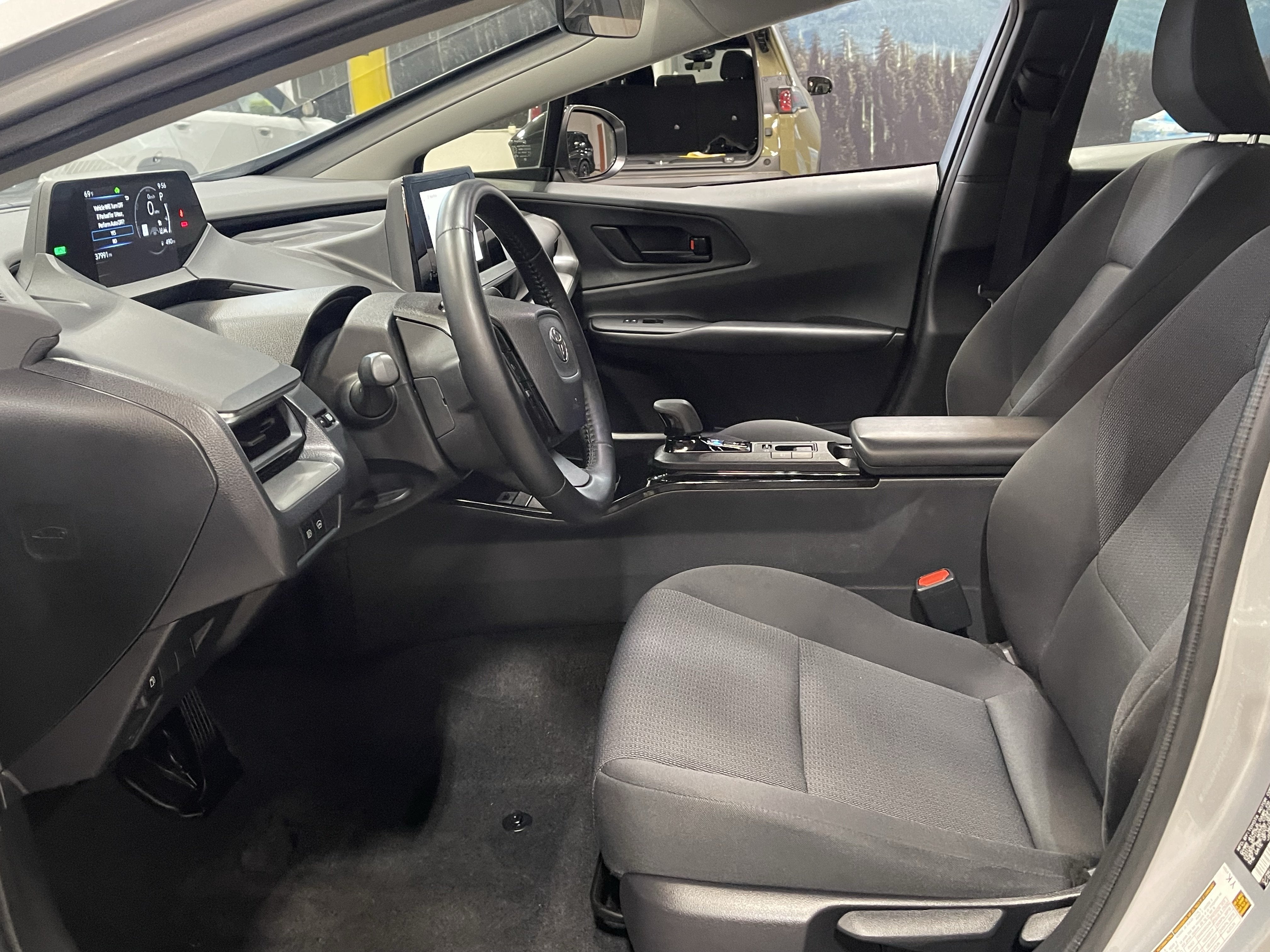 2025 Toyota Prius LE