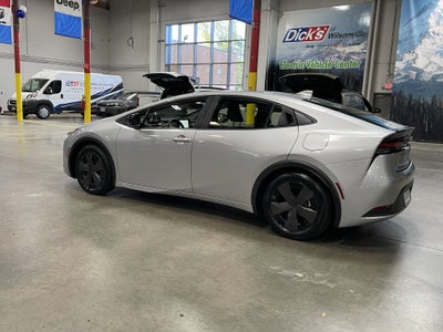 2025 Toyota Prius LE