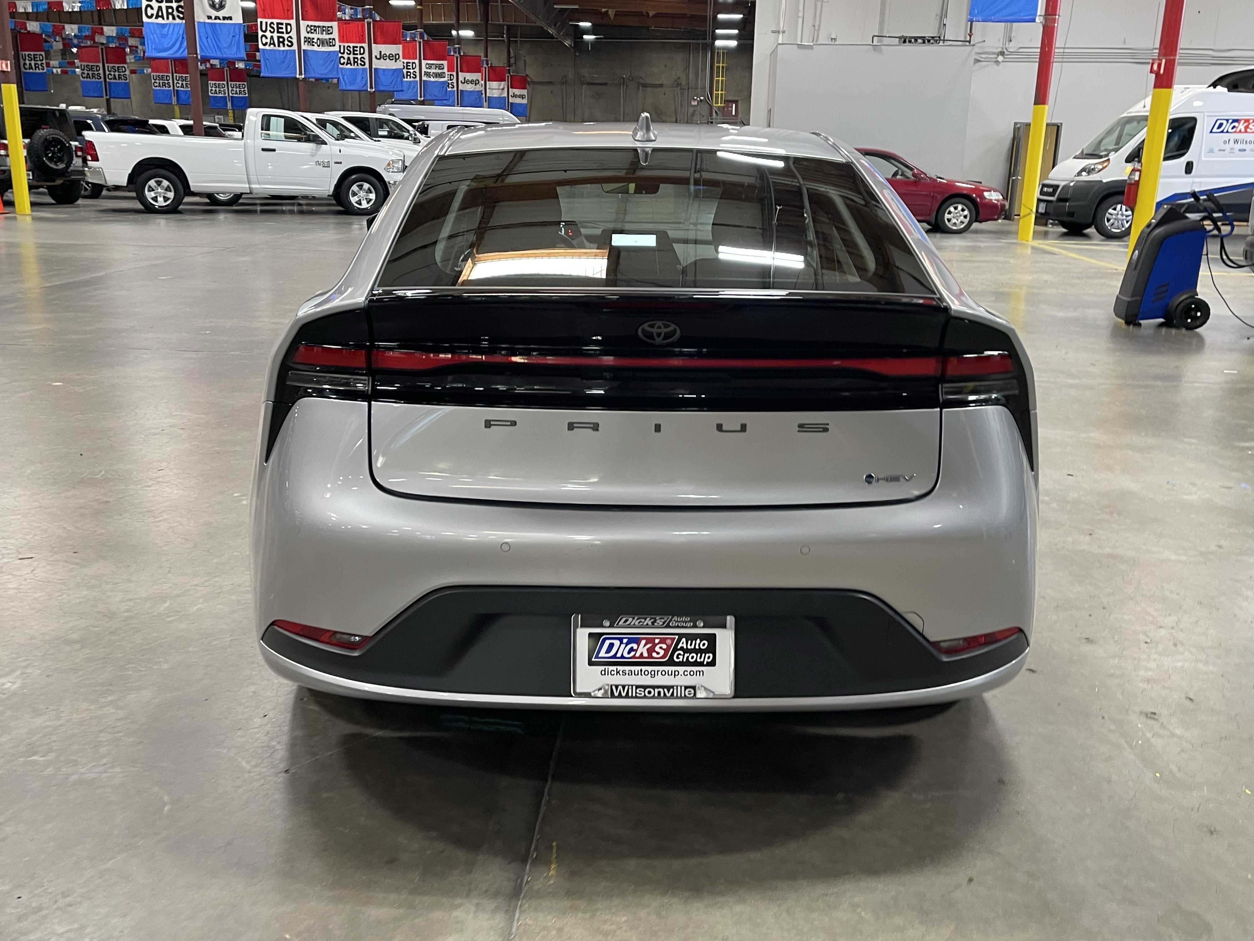 2025 Toyota Prius LE
