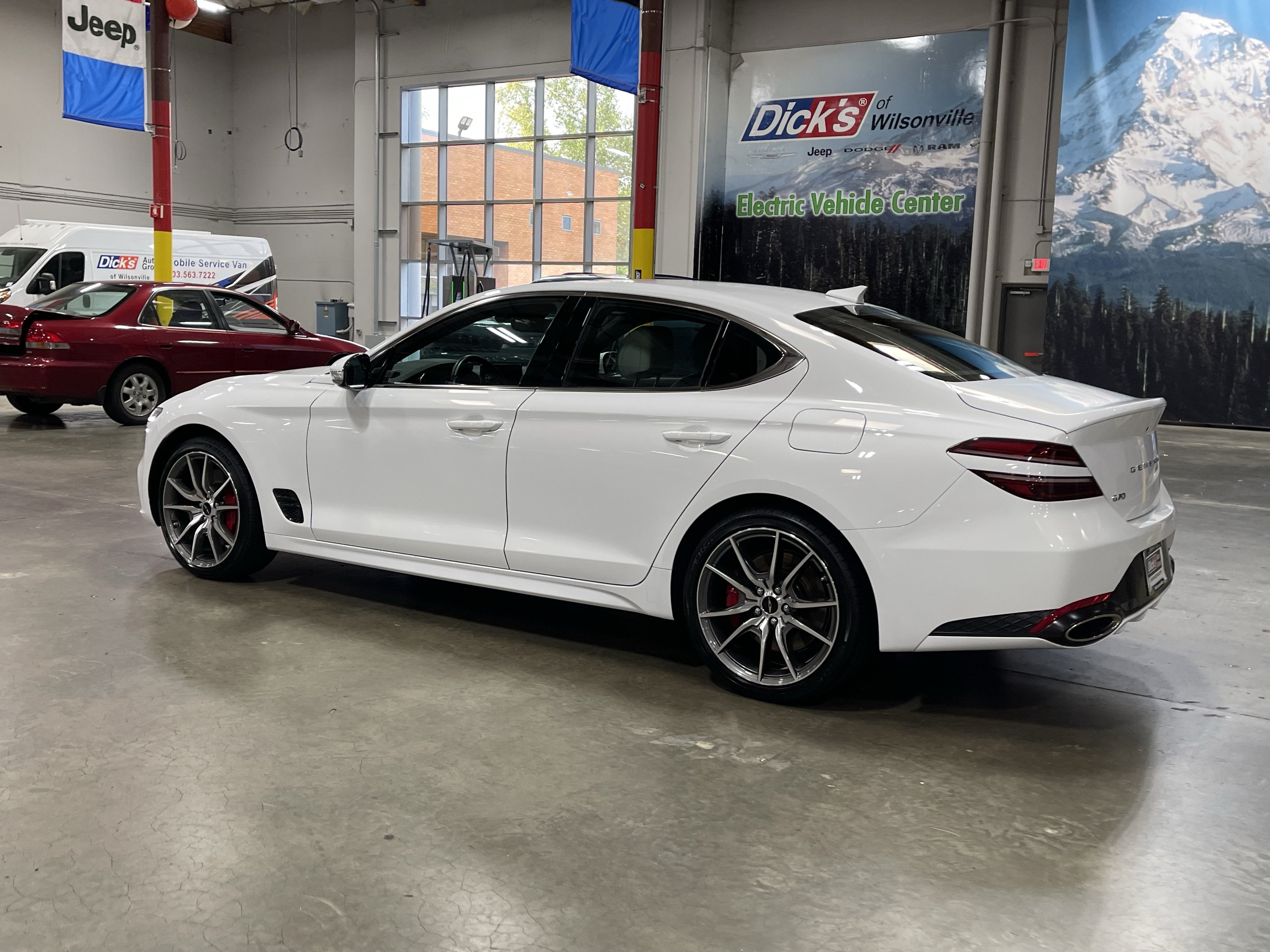 2025 Genesis G70 2.5T