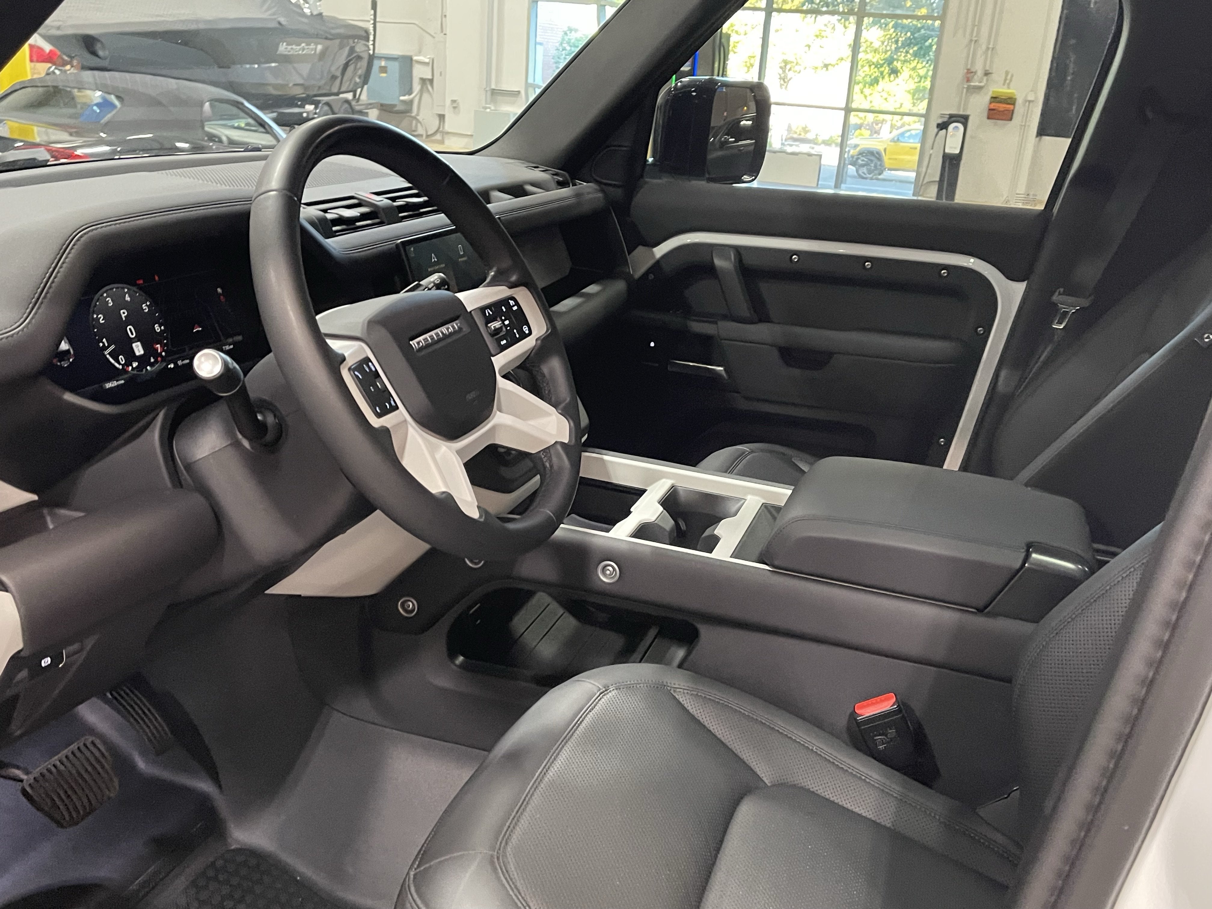 2025 Land Rover Defender 110 S
