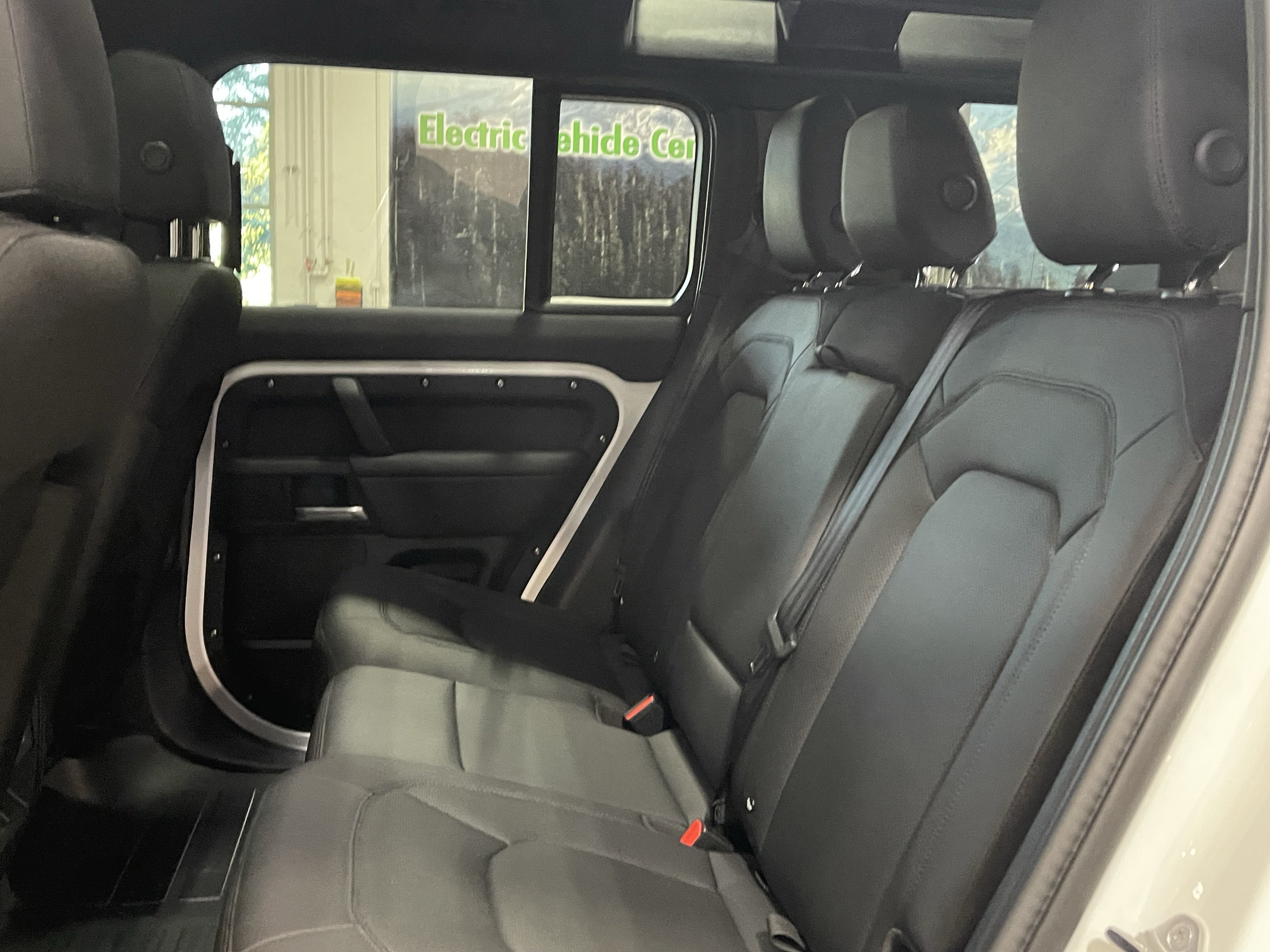 2025 Land Rover Defender 110 S