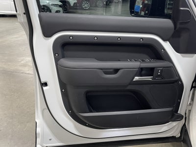 2025 Land Rover Defender 110 S