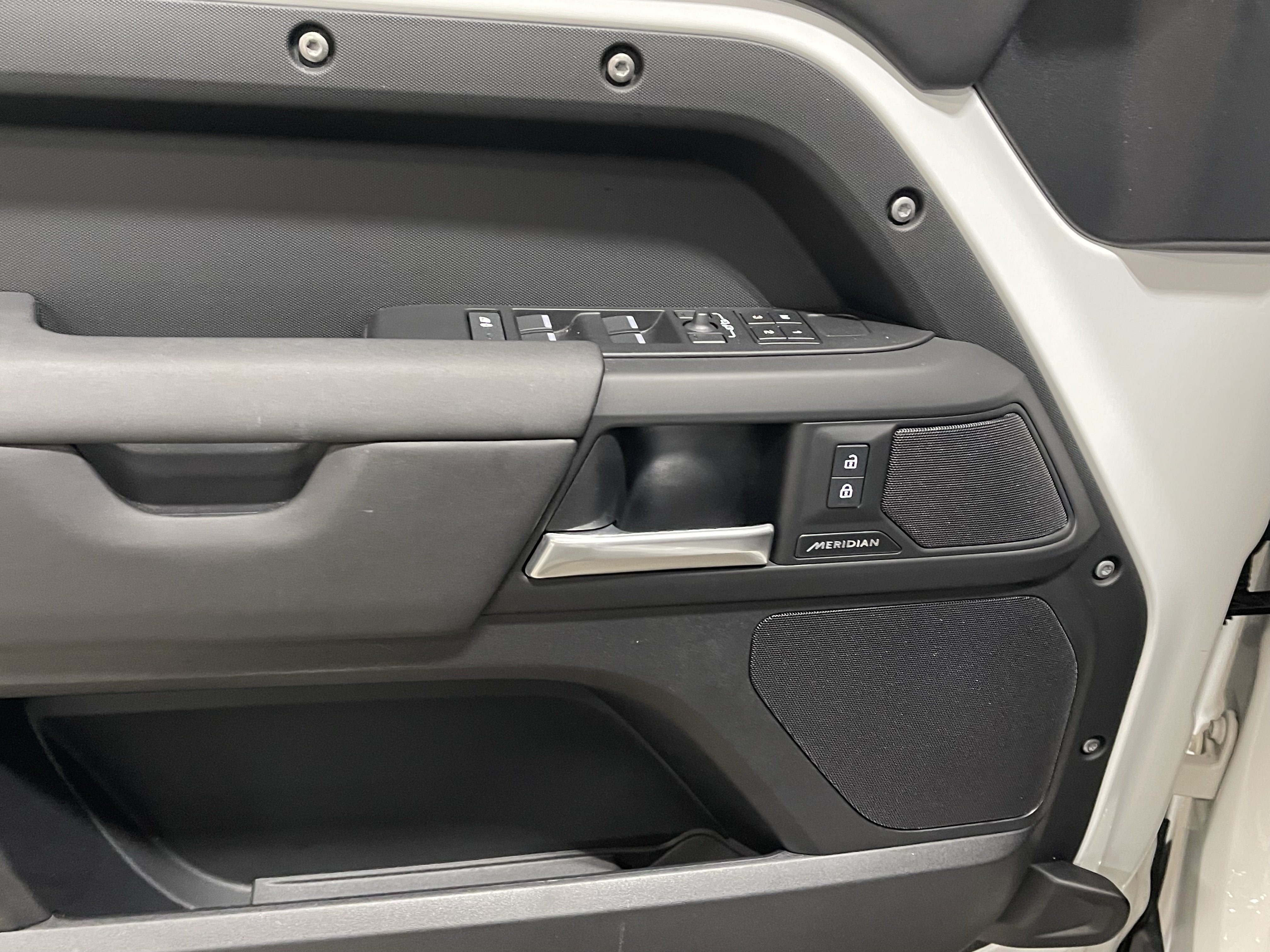 2025 Land Rover Defender 110 S