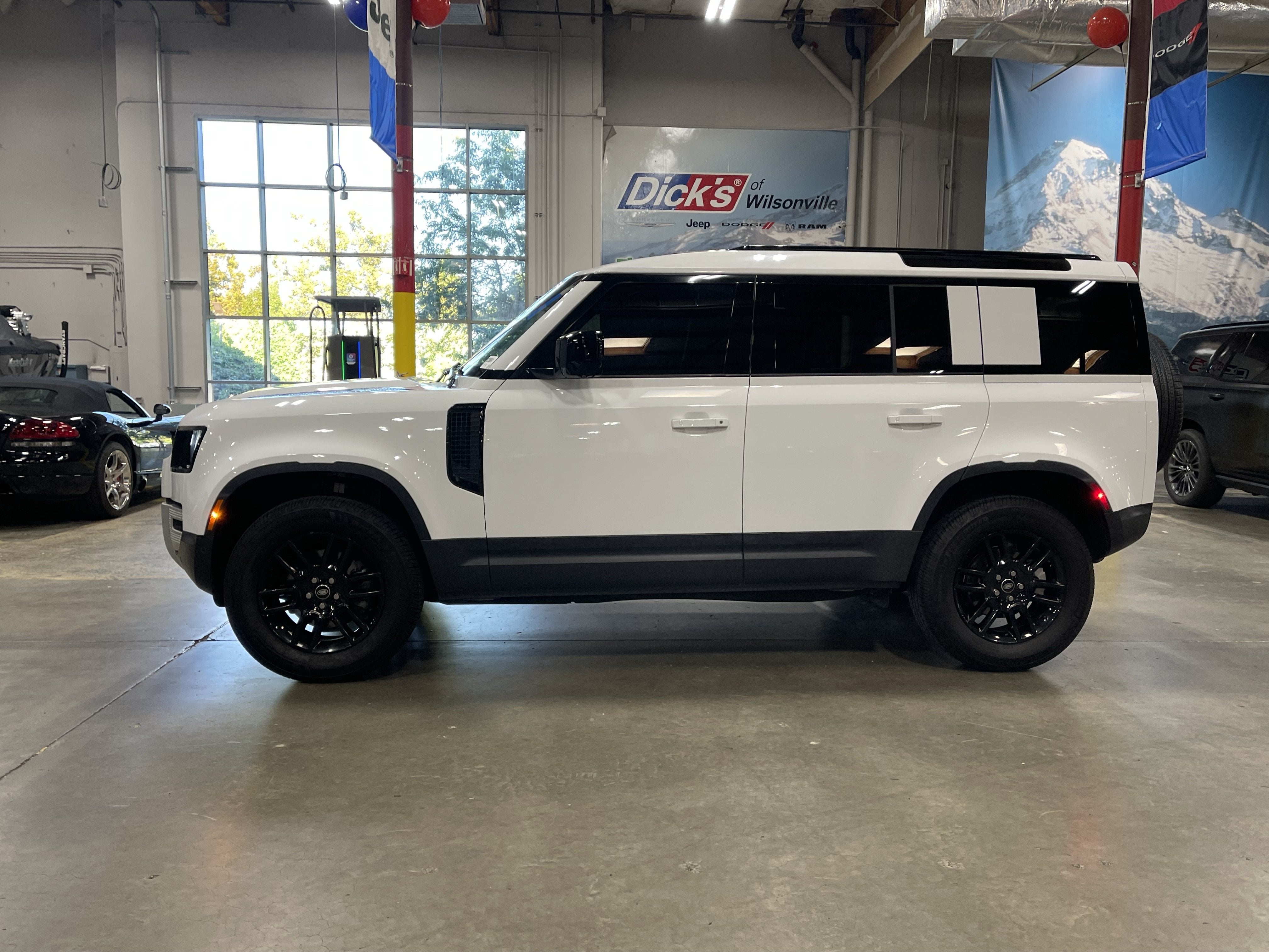 2025 Land Rover Defender 110 S