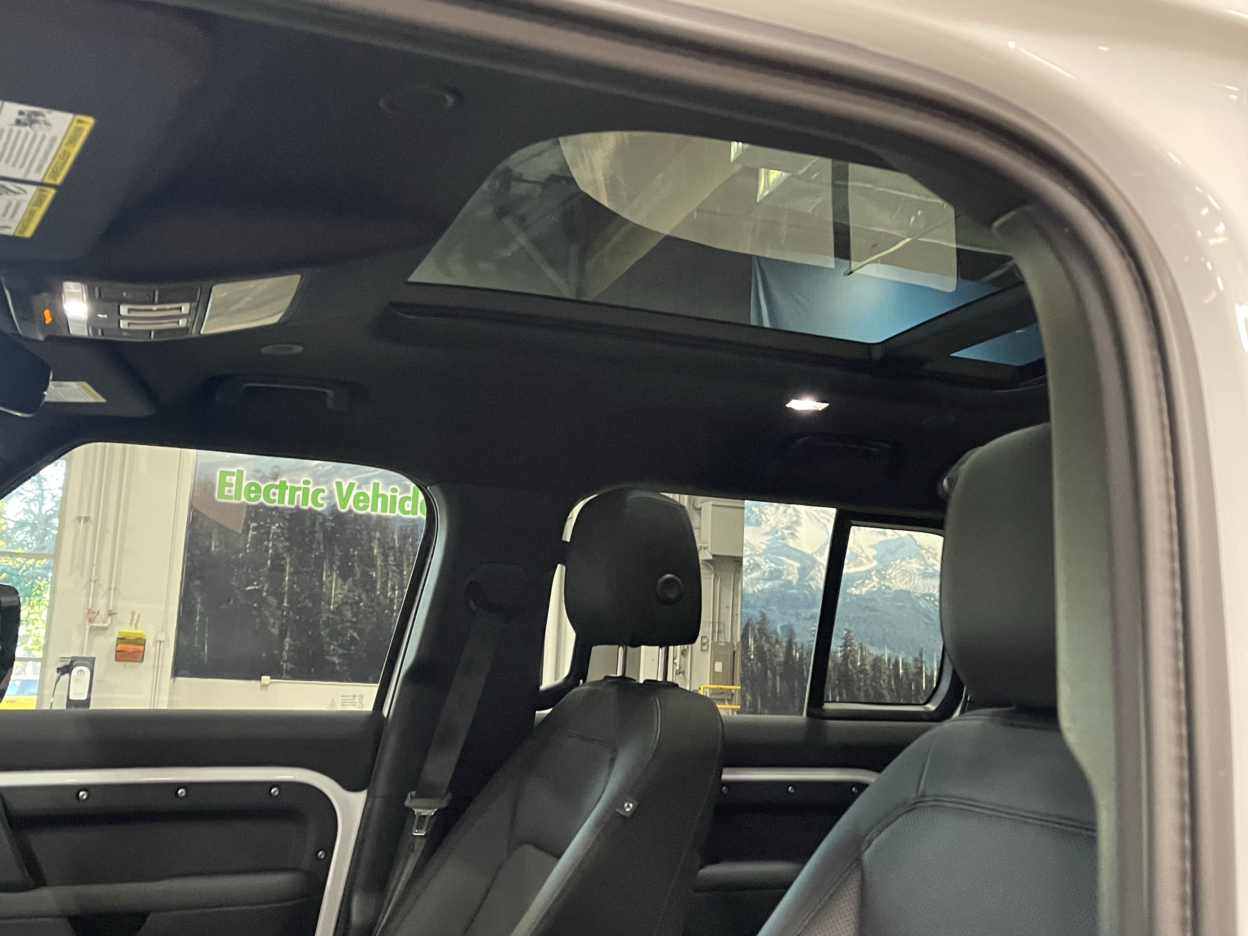 2025 Land Rover Defender 110 S
