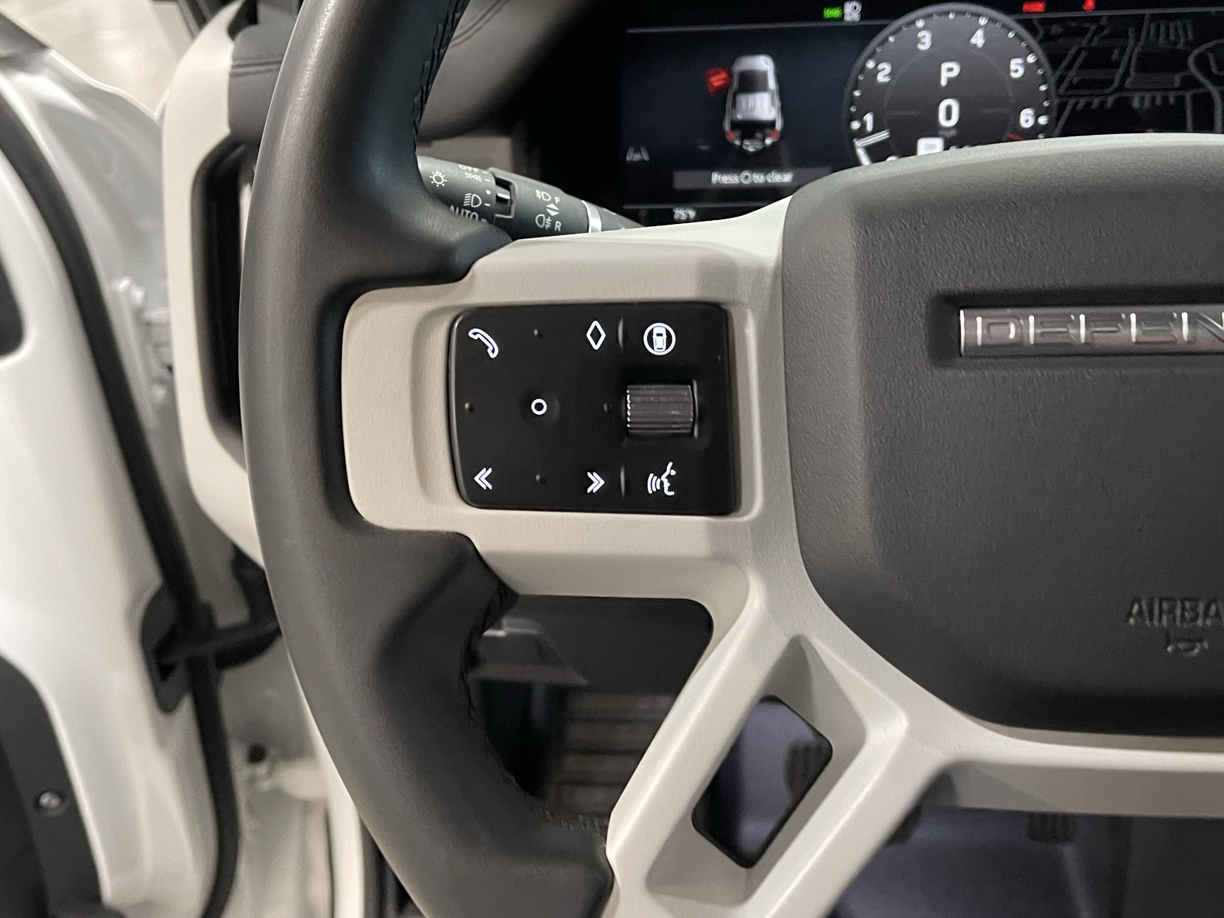 2025 Land Rover Defender 110 S
