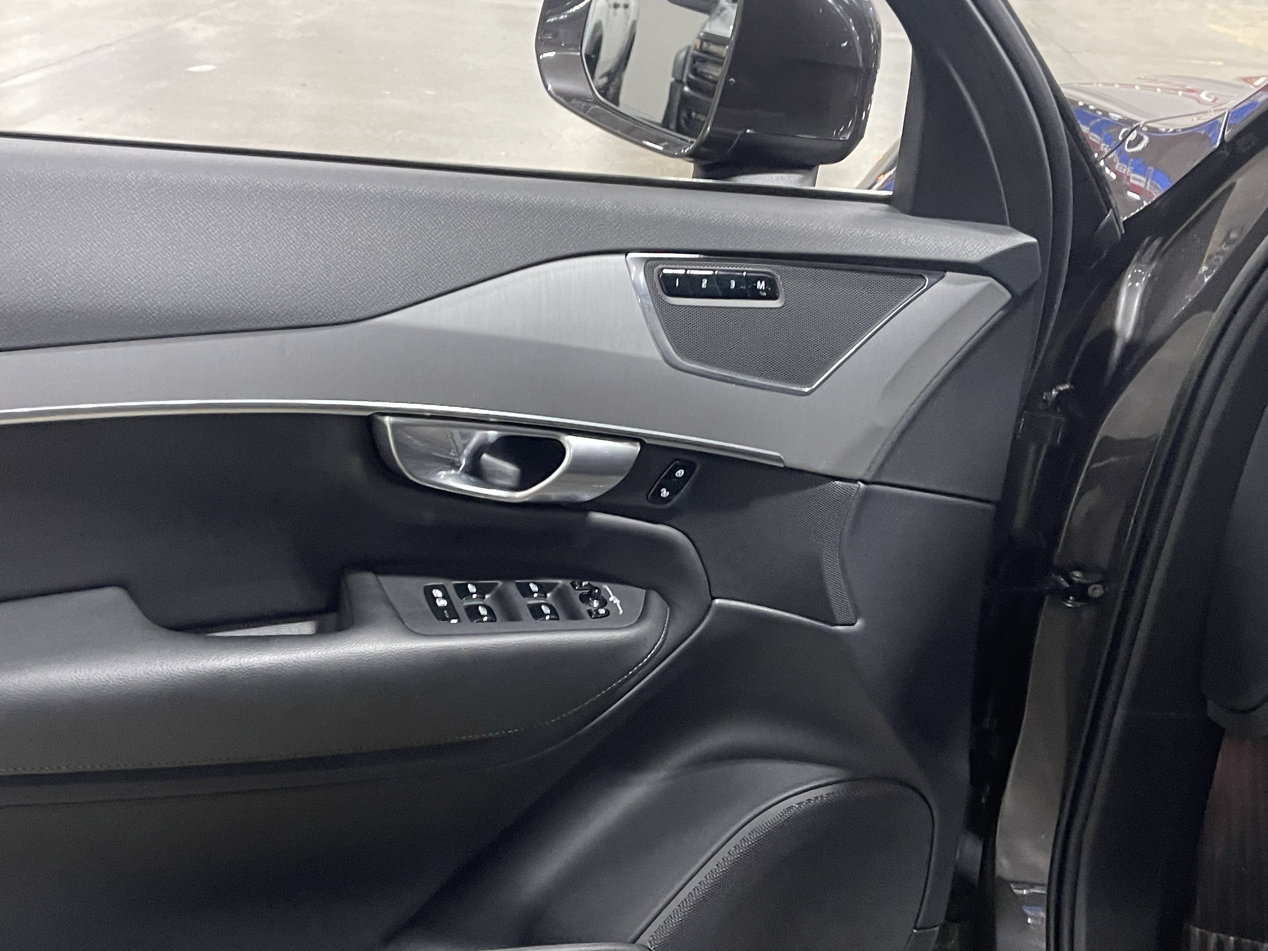 2023 Volvo XC90 B5 Core