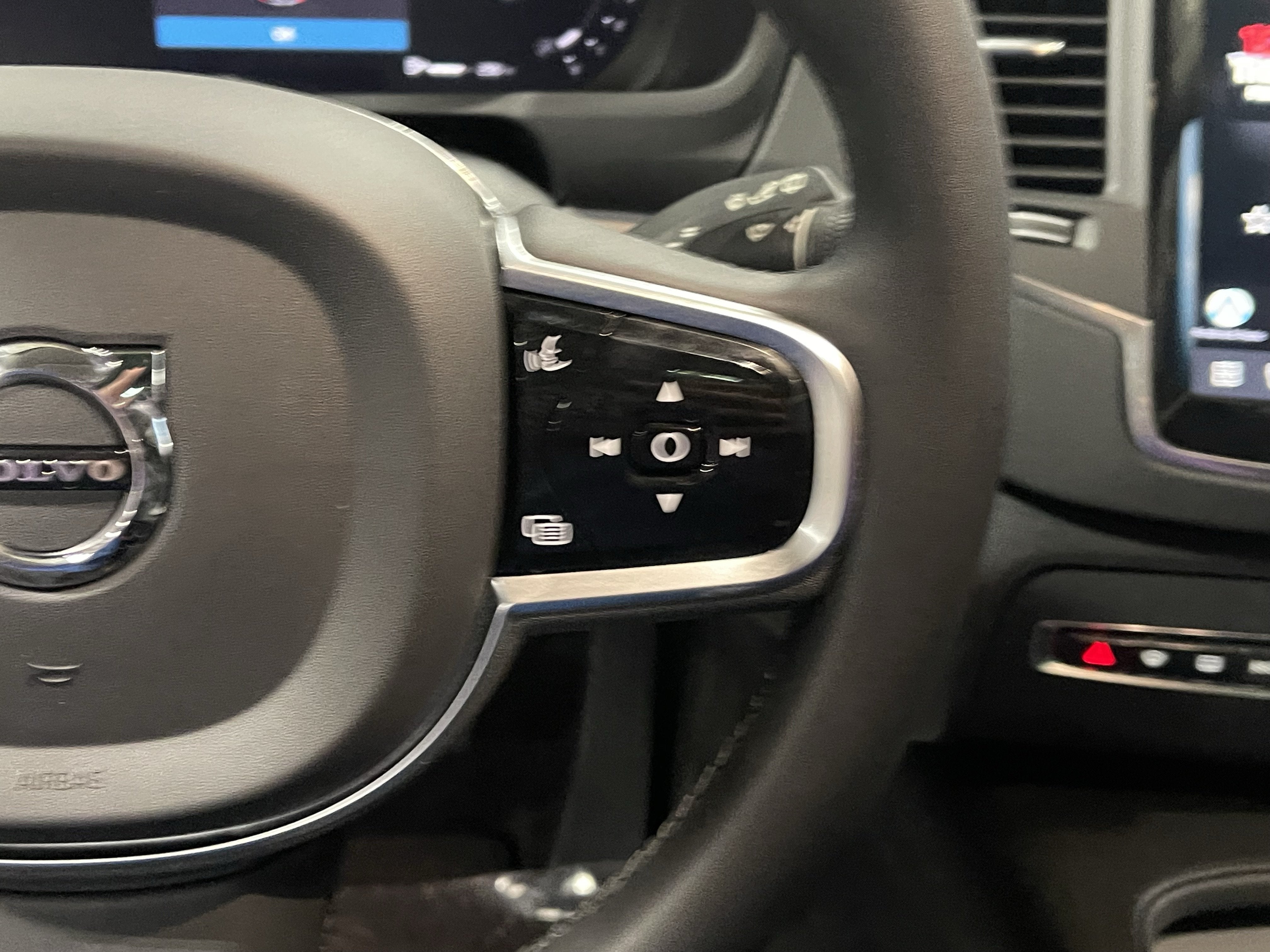 2023 Volvo XC90 B5 Core