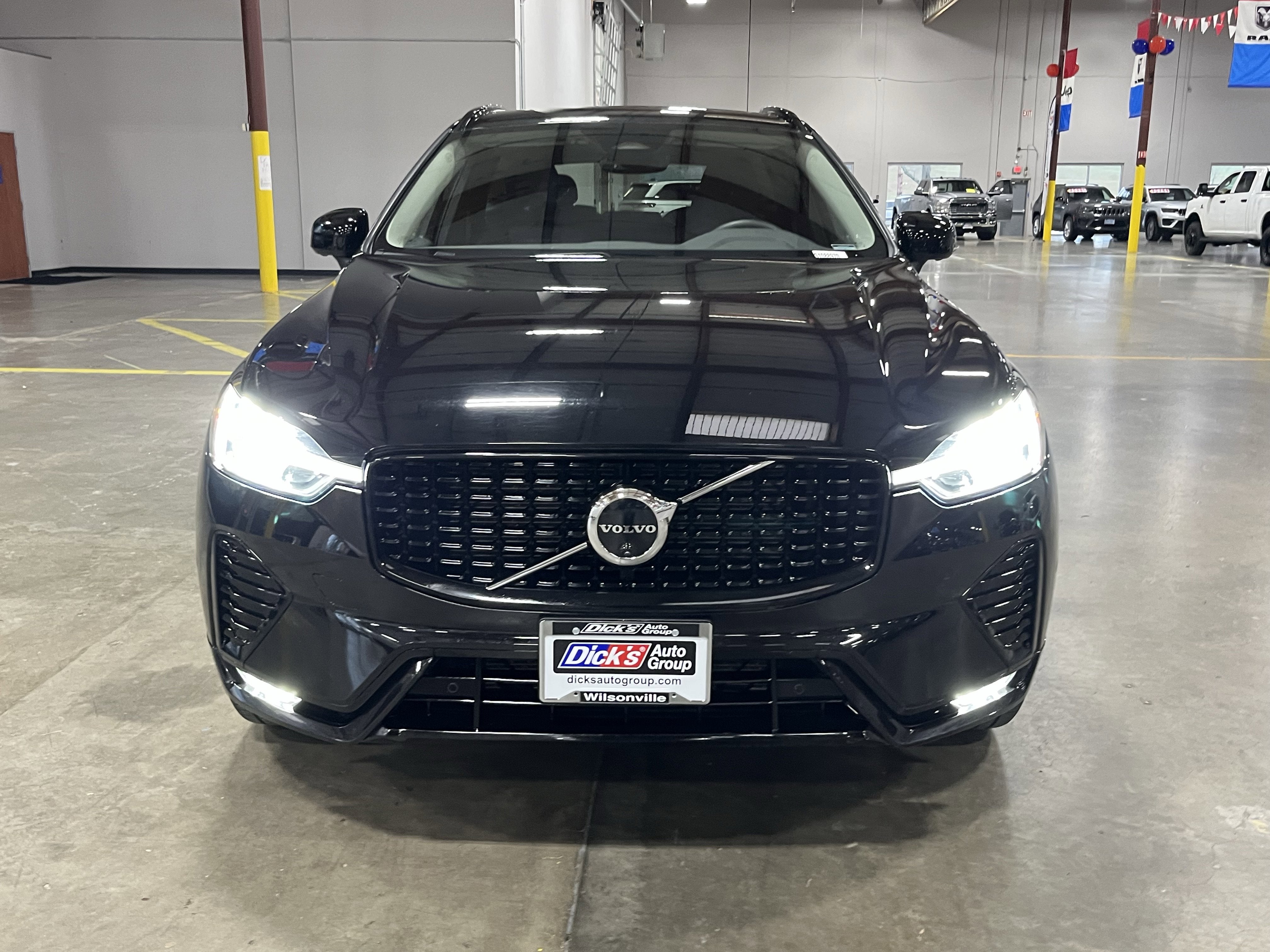 2025 Volvo XC60 B5 Plus